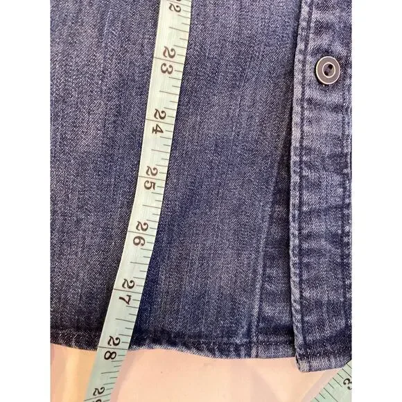 Levi’s Casual Blue Button Down Denim Long Sleeve Women’s Shirt EUC Sz M Cotton - Picture 12 of 12